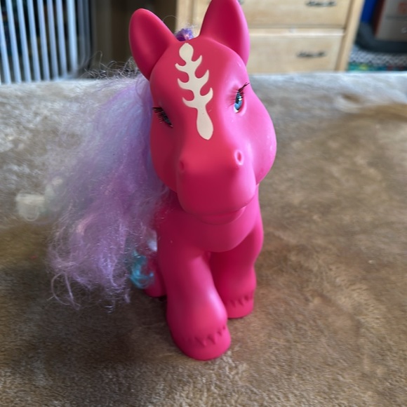 LARGE My little heart star My Little Pony w/lashes - Picture 3 of 9